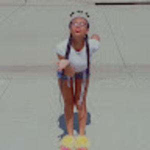 Meet your Posher, Laniya